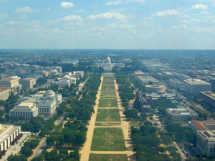 widok na "Mall"  z Washington Monument