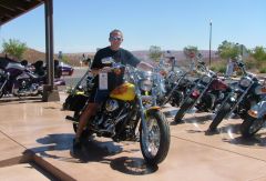 Salon Harley Davidson gdzieś pomiędzy Las Vegas a Grand Cany
